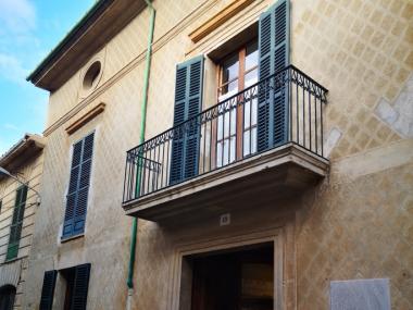 Obres per dotar a la Residència d'una entrada de serveis