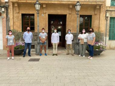 Jareño i Vives amb els educadors que participen en aquesta campanya.