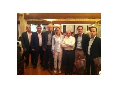 Tomeu Trobat, nomenat president de la Societat de caçadors de conills amb cans de caça eivissencs. Tomeu Trobat, nomenat president de la Societat de caçadors de conills amb cans de caça eivissencs.