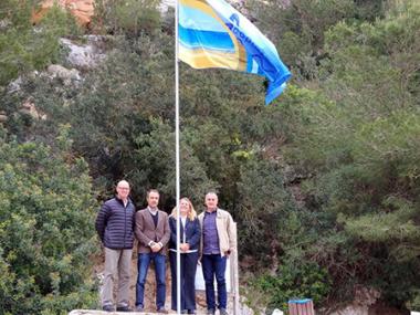 La platja de Cala Pi aconsegueix el distintiu de la bandera "Ecoplayas"