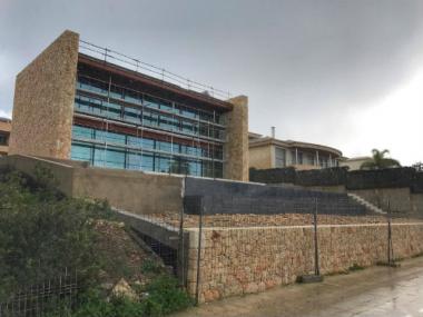 L'Ajuntament de Llucmajor proposa una sanció de 666.818 euros a un promotor per tala i poda de pins a zona pública