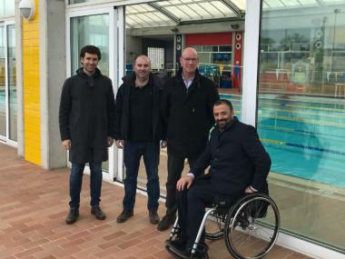 Les tarifes de les piscines baixen un 21 % més després del rescat de la concessió