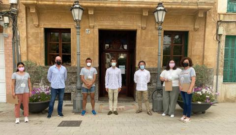 Jareño i Vives amb els educadors que participen en aquesta campanya.