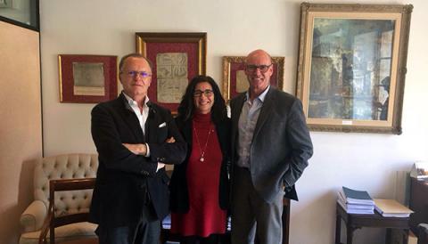 L'Ajuntament rep a Obrador pel premi a la rehabilitació de la fortalesa de Cap Ederrocat