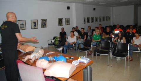 Prop de 160 persones fan el curs de Suport Vital Bàsic i ús de desfibril·ladors