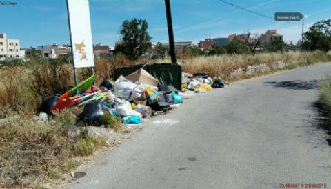 L'Ajuntament de Llucmajor retira contenidors i neteja punts d'abocaments de residus a foravila