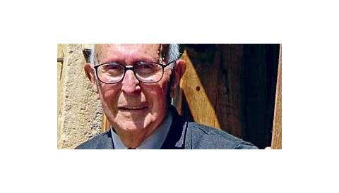 Moren l'exregidor i folklorista Mateu Montserrat i l'escriptor Bartomeu Sbert