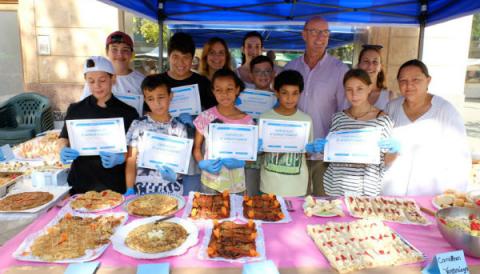 Nins i nines han après a cuinar en un programa socioeducatiu impulsat per Atenció Social